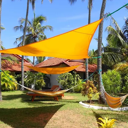Regina Beach Bungalow Trincomalee Exterior photo